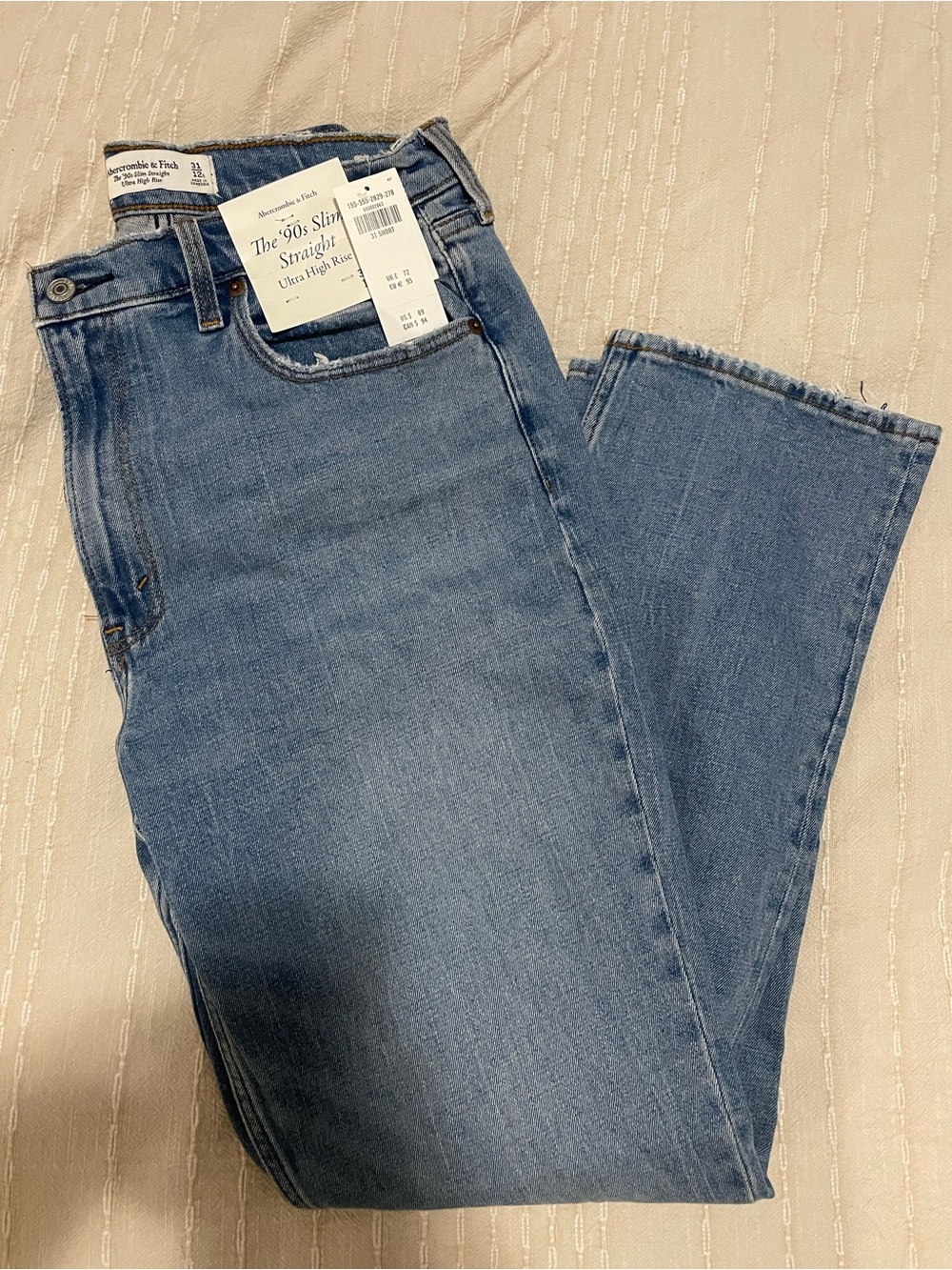 Abercrombie & Fitch The '90s Slim Straight Ultra High Rise Jeans - NWT